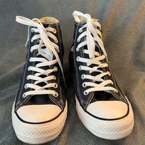 Brand New Converse Hi top Dark Navy Blue Sneakers. Men’s 7.5/Women’s 9.5